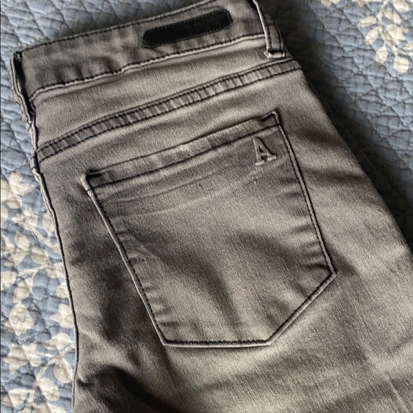 Articles of Society Mya Light Gray Skinny Jeans 23 - Picture 5 of 7
